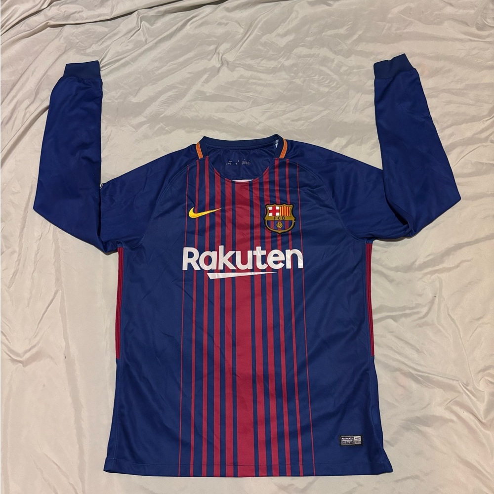 Barcelona football club/soccer, nice long sleeve Lionel Messi jersey size L